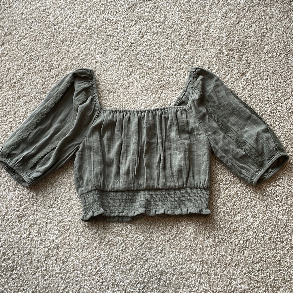 American Eagle green puff sleeve crop top